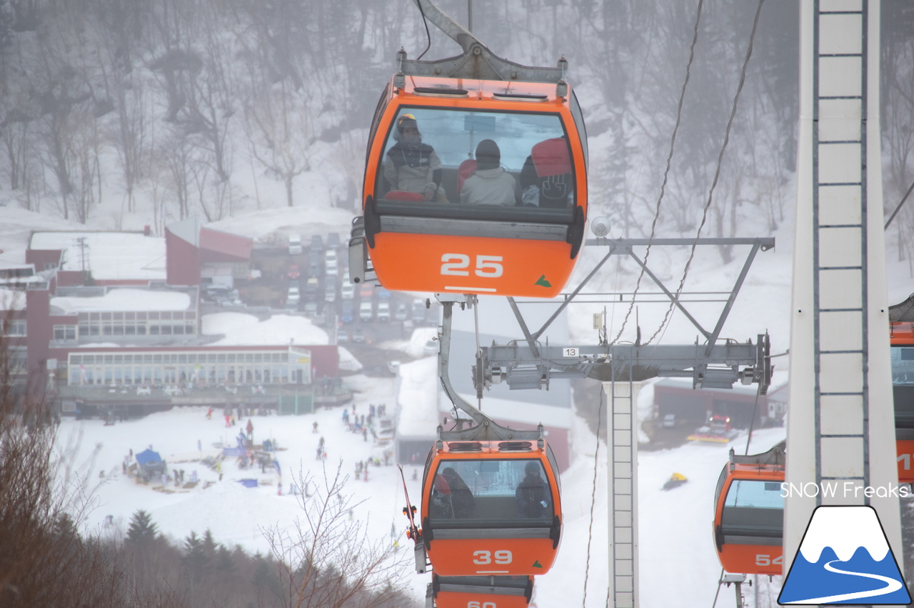 札幌国際スキー場｜山頂の積雪は、300cm！連日の春スキー＆スノーボード日和から一転、今日は冬が帰ってきました♪